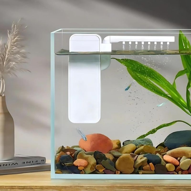 Silent mini aquarium filter with adjustable water flow