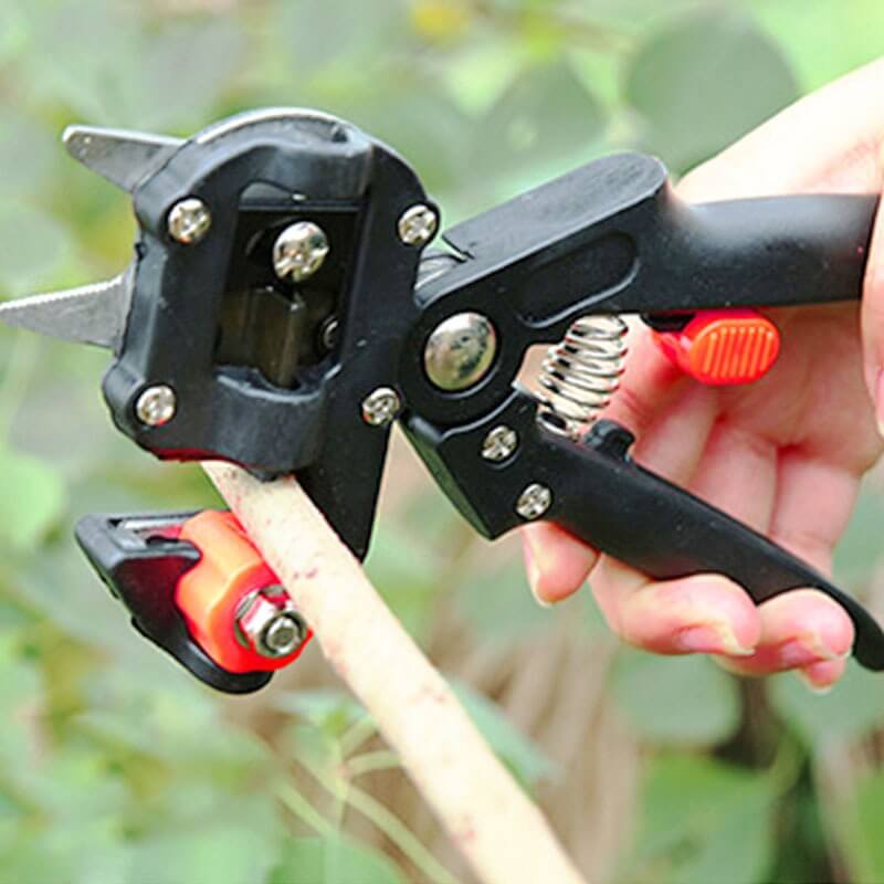 2-in-1 garden tool for pruning and grafting